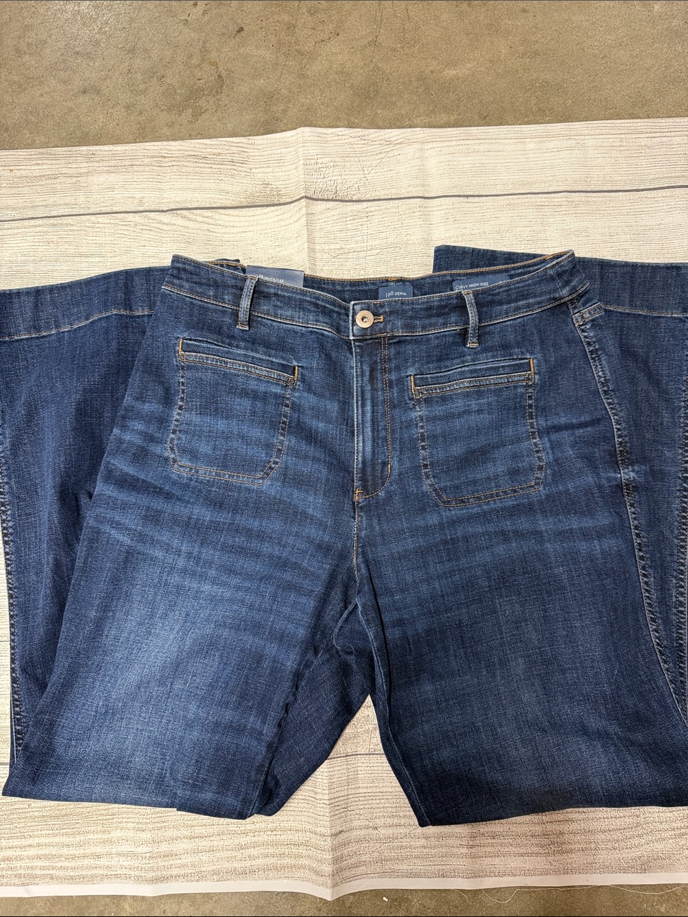 NWT J.Jill Flare Tremont Wash Jeans - Picture 8 of 8
